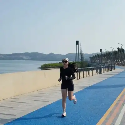 黄华亮